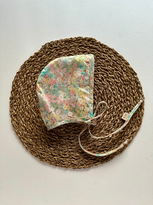 Monet Bouquet Liberty bonnet