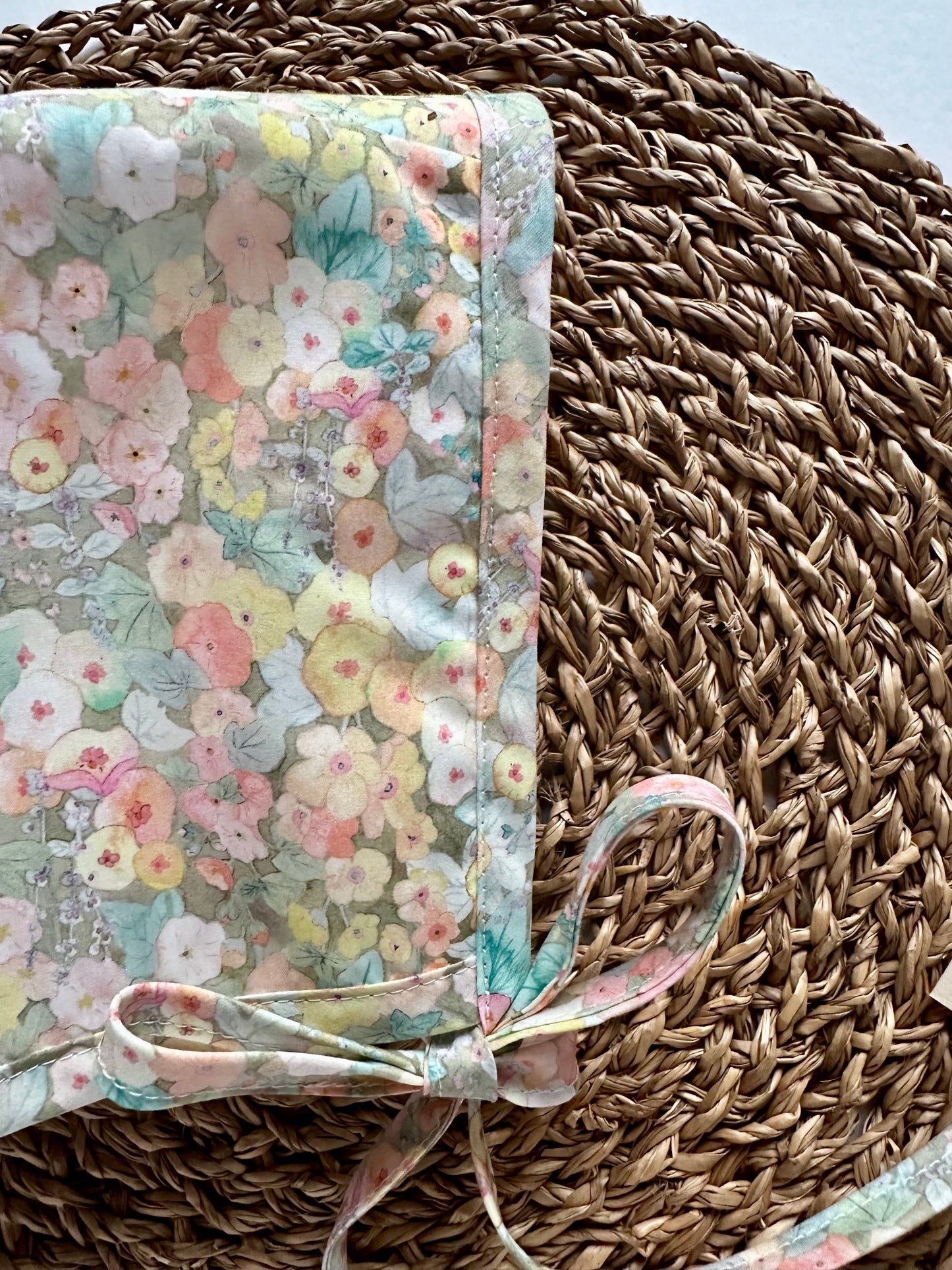 Monet Bouquet Liberty bonnet
